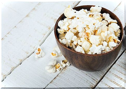 No food expert would consume microwave popcorn