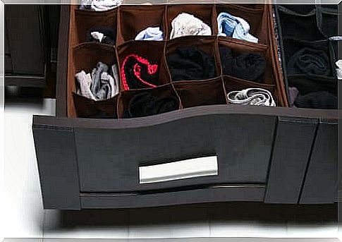 Using a divider inside drawers helps keep them tidy.