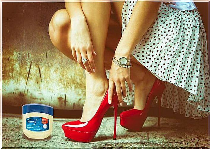 Apply petroleum jelly so that the shoes do not cause pain