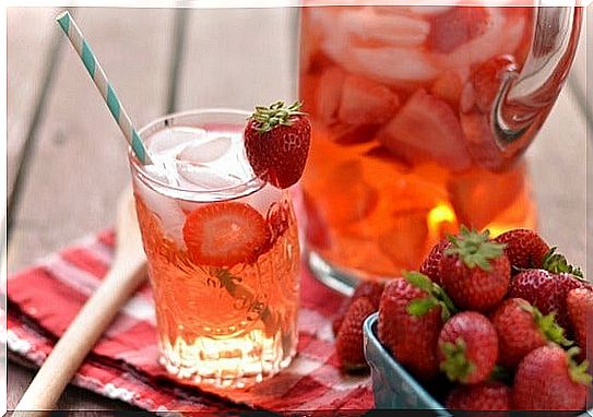 Strawberries help to rejuvenate