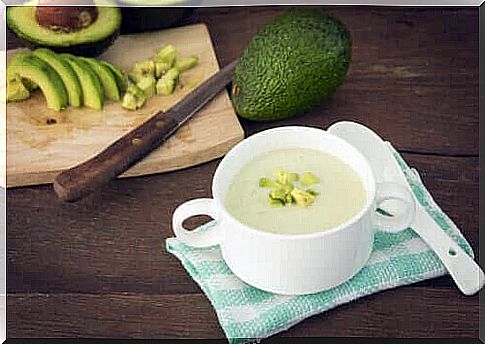 Avocado and almond cream