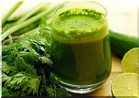 Parsley juice makes the abdomen in shape