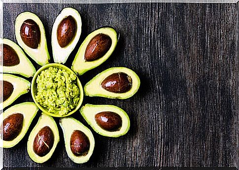 Avocado to prepare face mask