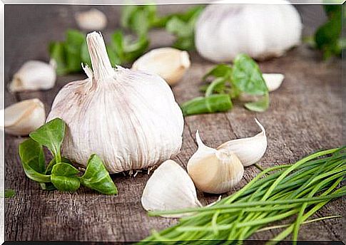 garlic to treat blisters