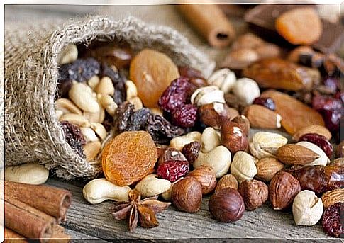 Oilseeds and dried fruits