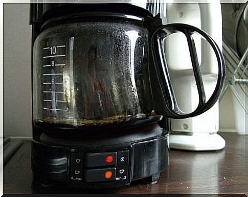 How to clean the coffee maker naturally and with vinegar