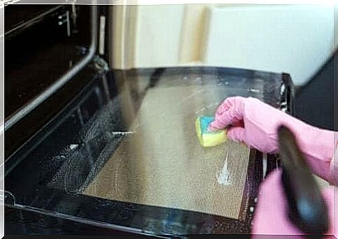 How to Clean Your Oven: 5 Cleaning Methods