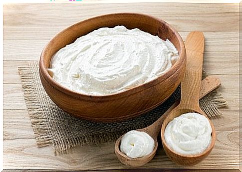 Natural yogurt to fight gastritis