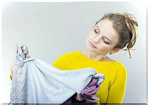 How to remove oil stains from clothes.  Check out these tips!