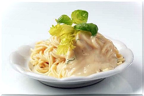 Learn to make very creamy spaghetti