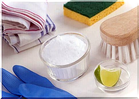 Baking soda and half a lemon along with cleaning products