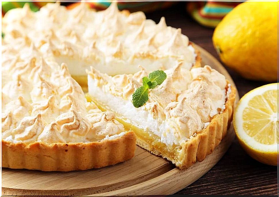 Make lemon meringue rolls with this handy recipe