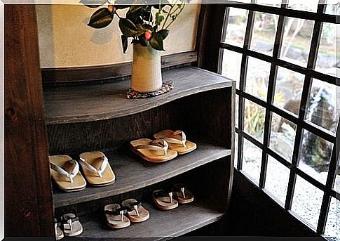 wooden shoe rack