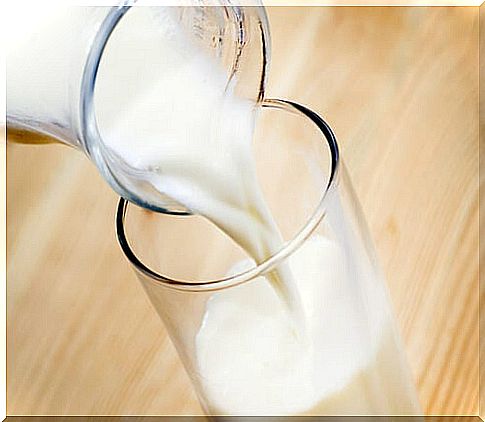 Milk helps to treat dry skin