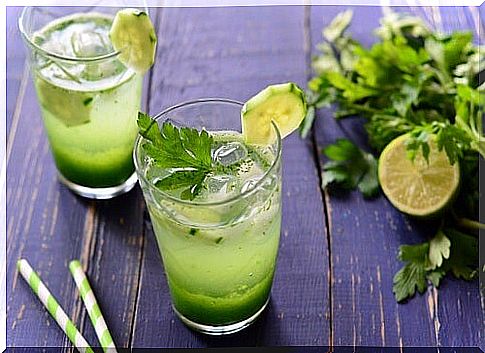 Parsley drink to cleanse the kidneys naturally