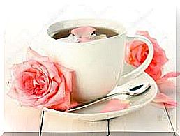 Rose tea recipe and its wonderful benefits