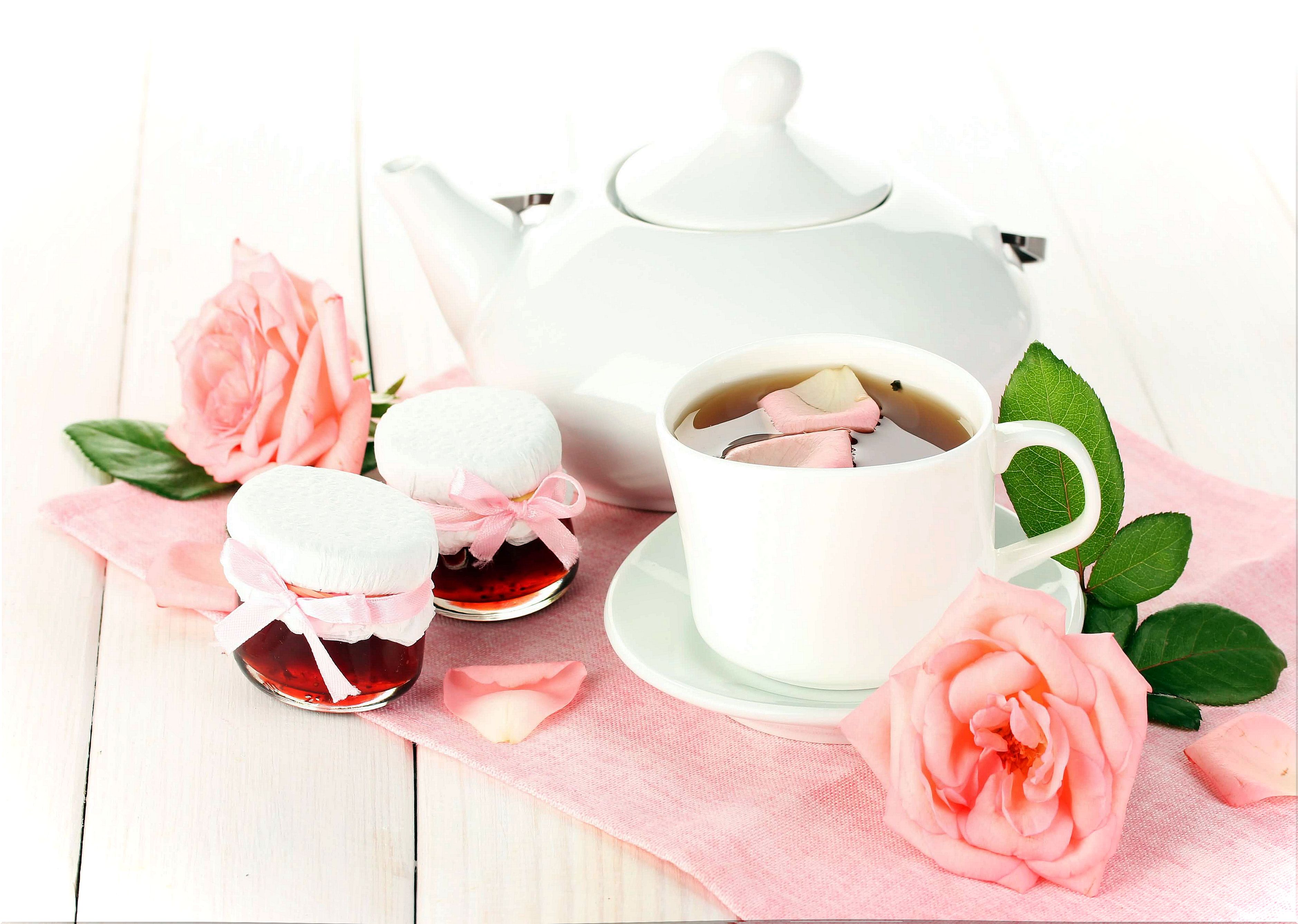 rose tea